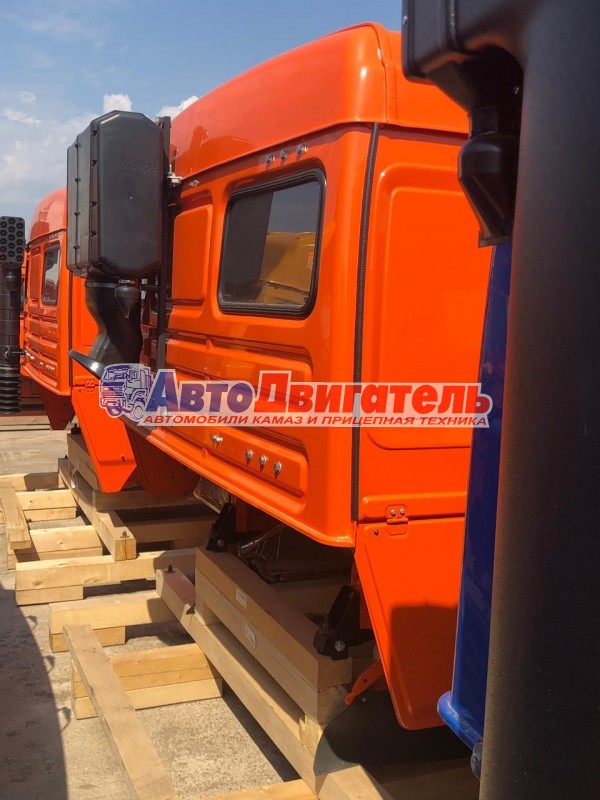 Кабина КамАЗ 43118-5099549-10 с высокой крышей, со спальным местом КамАЗ ПАО КамАЗ